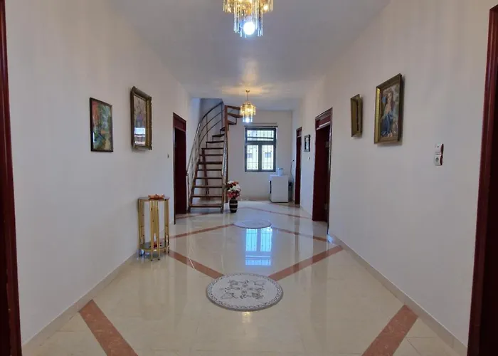 ゲストハウス The *